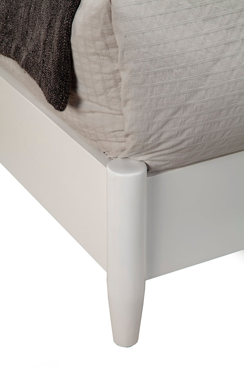 Melbourne Queen Bed, w/ Slat Back Headboard, White Alpine