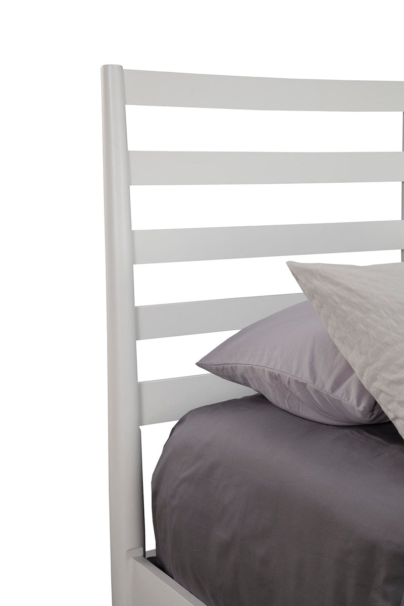 Melbourne California King Bed w/Slat Back Headboard, White Alpine