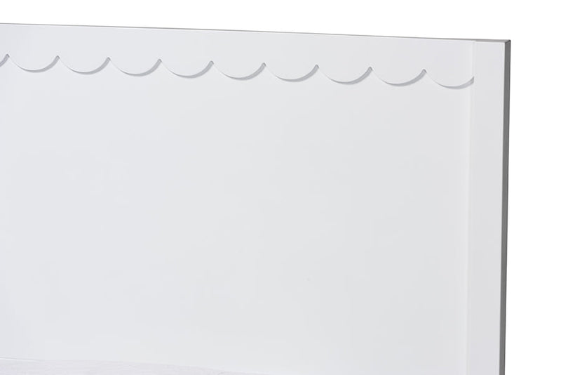 Ygritte Modern White Wood 4Pc Full Bedroom Set with Scalloped Edges Baxton