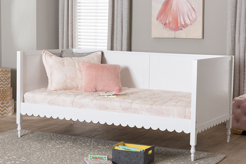 Ygritte Modern White Wood Twin Daybed with Scalloped Edges