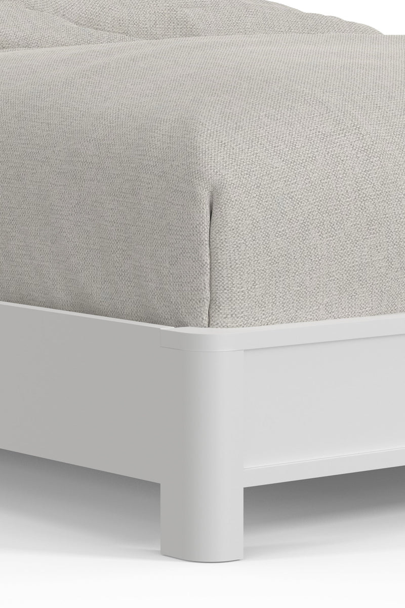 Daylan Queen Scalloped Panel Bed, White Alpine
