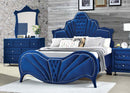 Dante King Bed, Blue Velvet Acme