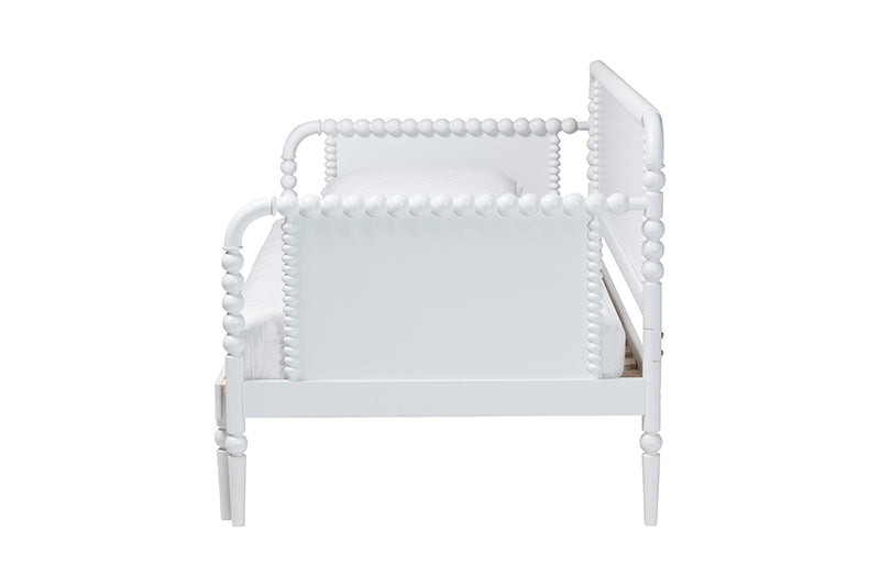 Laverne Bobbin Twin-To-King Expandable Daybed, White