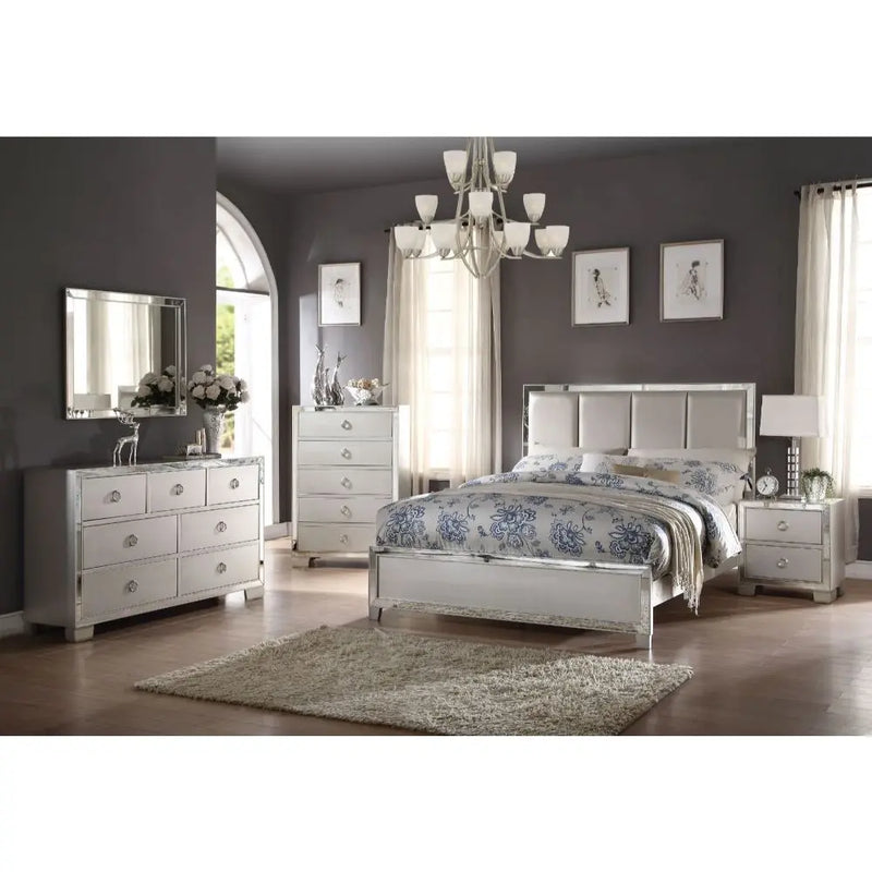 Abram King Bed, Platinum Faux Leather & Platinum iHome Studio